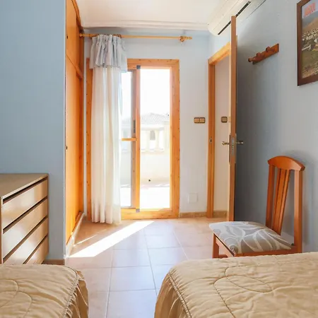 Amazing Home In Santa Pola With Kitchenette Holiday home *