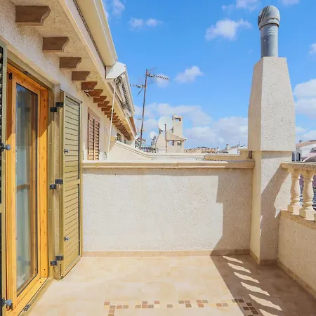 Amazing Home In Santa Pola With Kitchenette Holiday home *