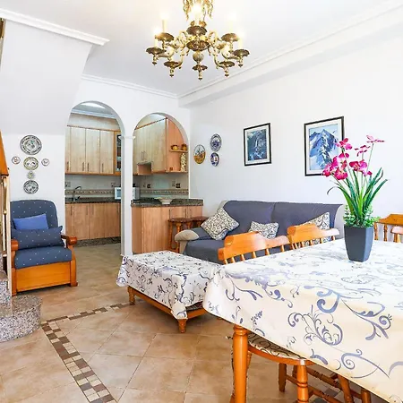 Amazing Home In Santa Pola With Kitchenette Holiday home *